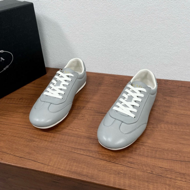 프라다 레더 스니커즈