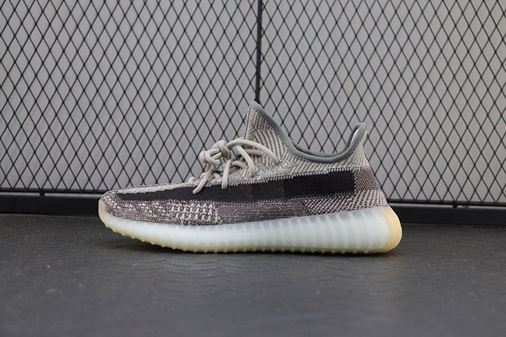 YEEZY 350 V2 시온