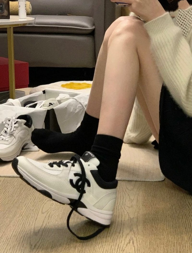 샤넬 로고 스니커즈