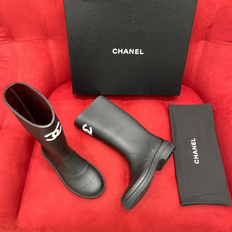 샤넬 로고 레인부츠