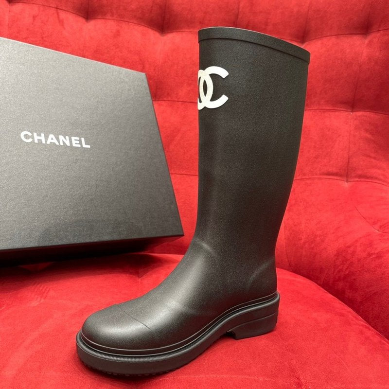 샤넬 로고 레인부츠