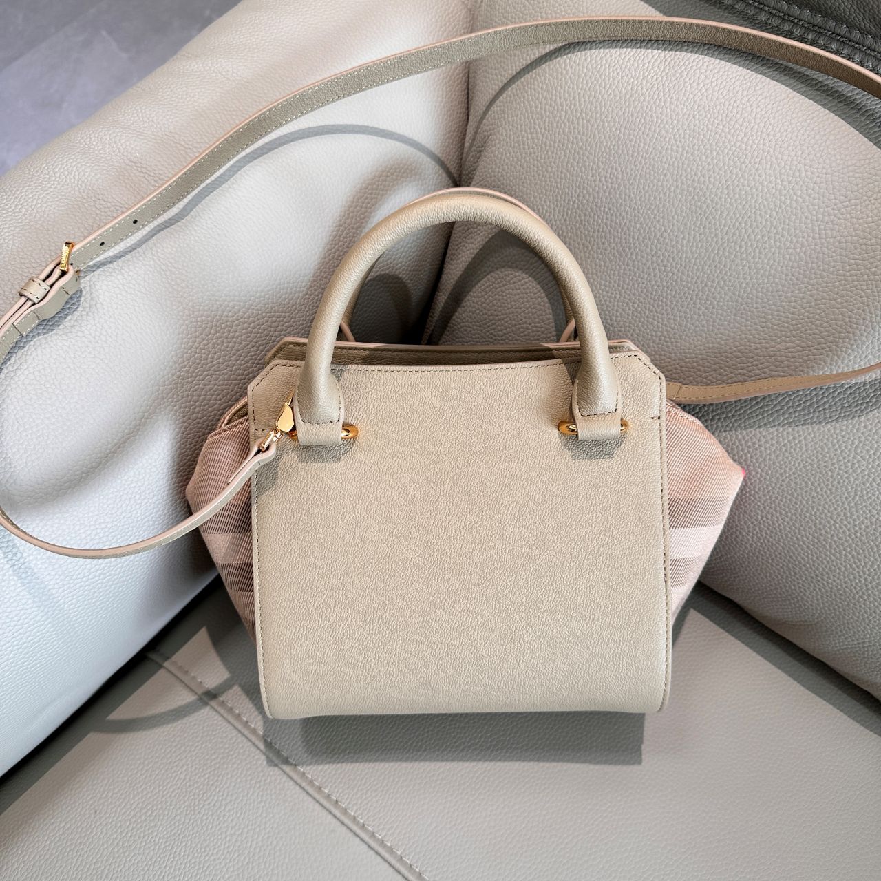 버버리 밴웰 하으스 체크 미니 백