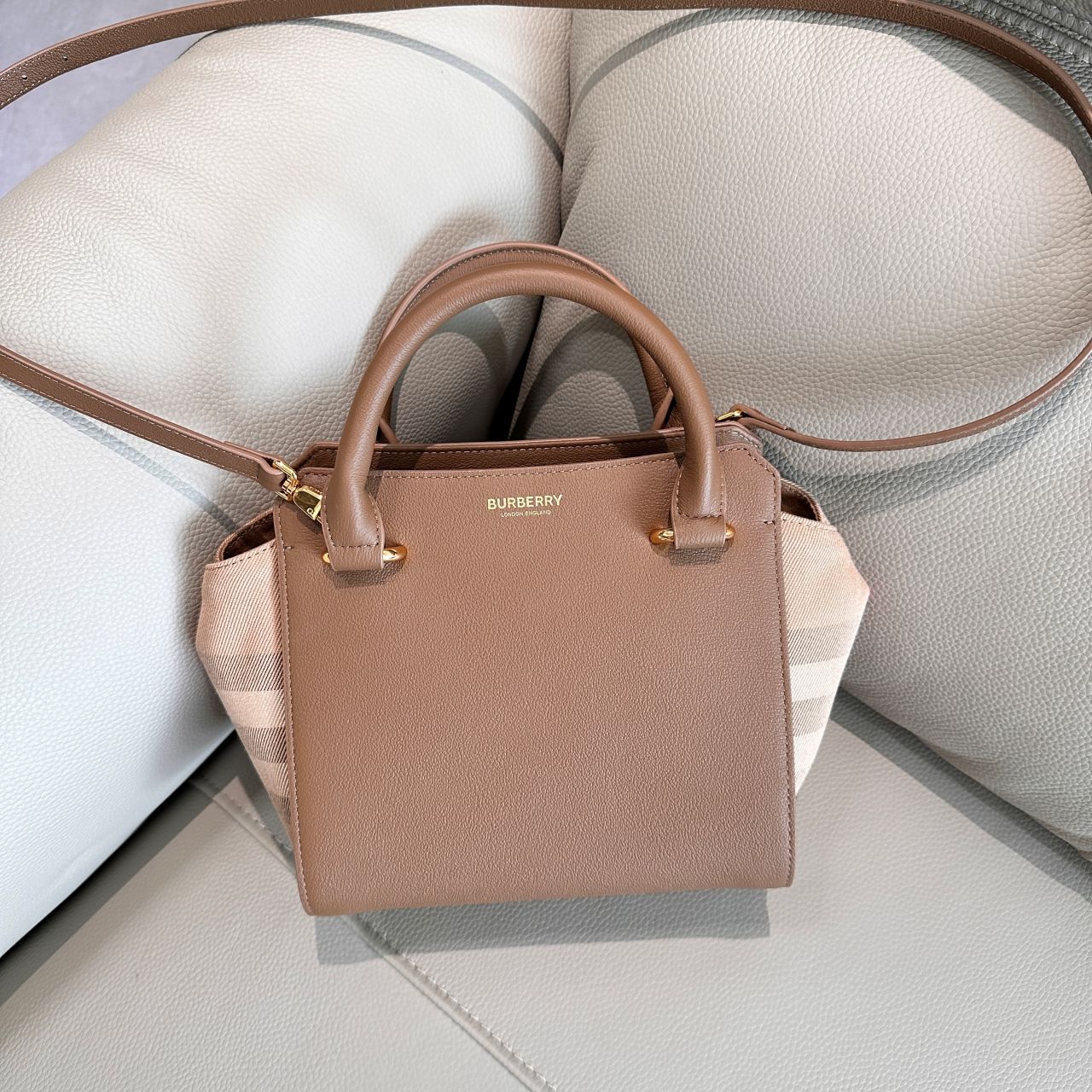 버버리 밴웰 하으스 체크 미니 백