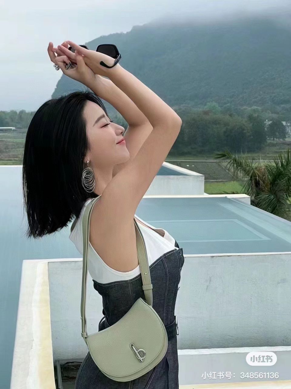 버버리 미니 로킹 홀스 백