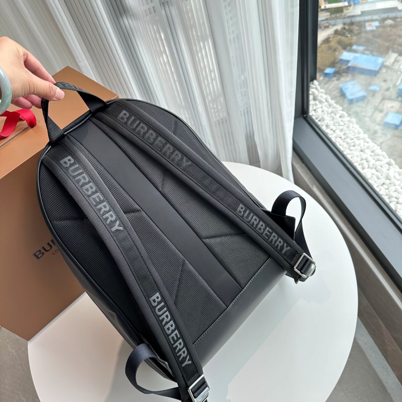 버버리 로고 프린트 나일론 백팩