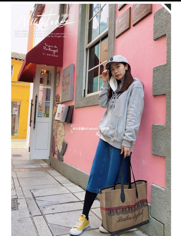 버버리 두들 토트백