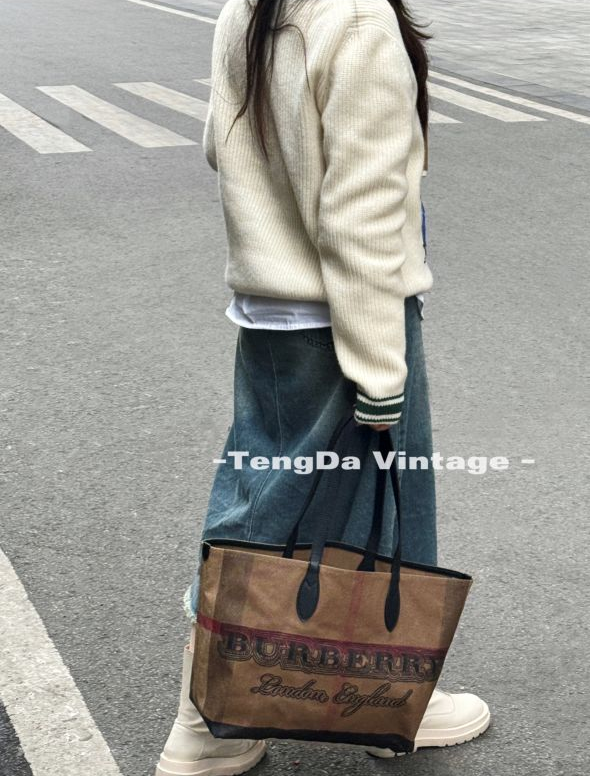 버버리 두들 토트백
