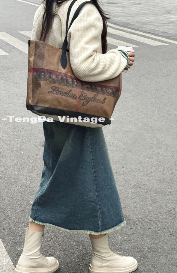 버버리 두들 토트백