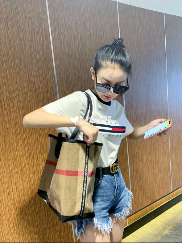 버버리 두들 토트백