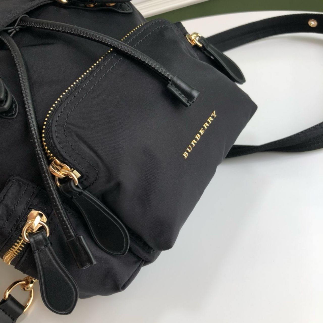 버버리 스몰 럭색 백팩