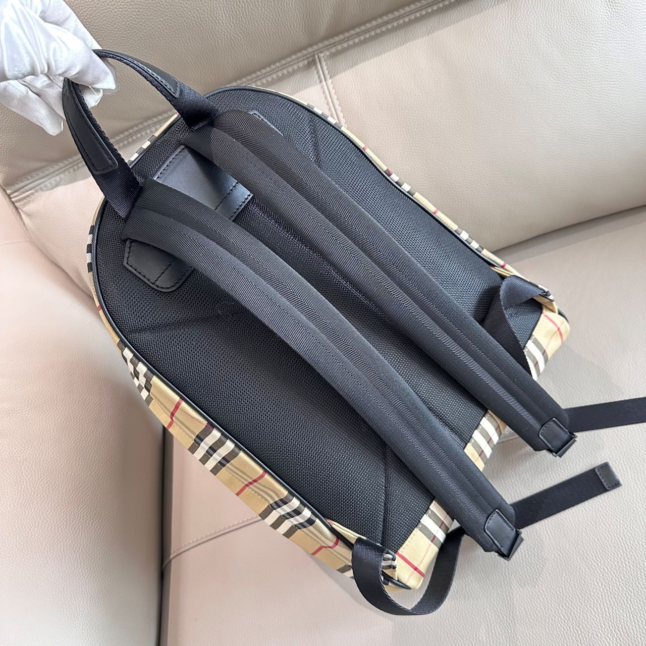 버버리 체크 백팩 아카이브 베이지