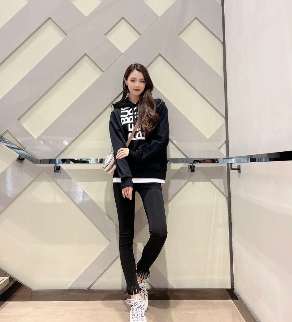 버버리 로고 그래픽 캔버스 앤 레더 루이스백