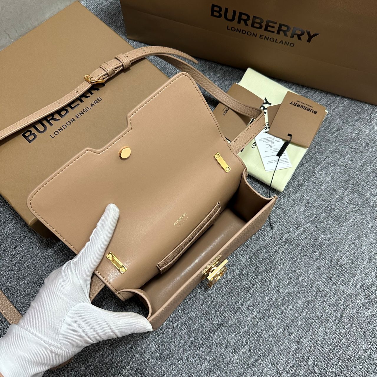 버버리 미니 TB 숄더백