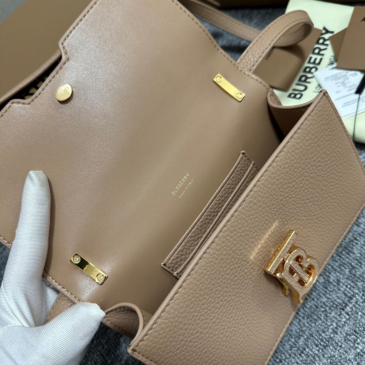 버버리 미니 TB 숄더백