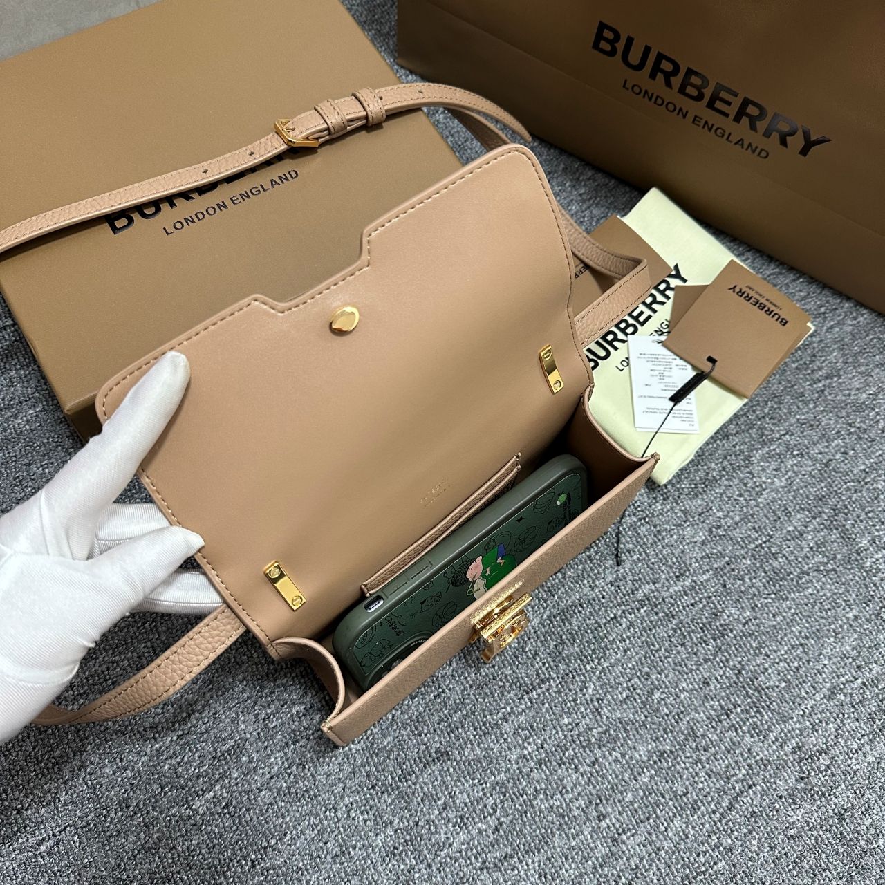 버버리 미니 TB 숄더백