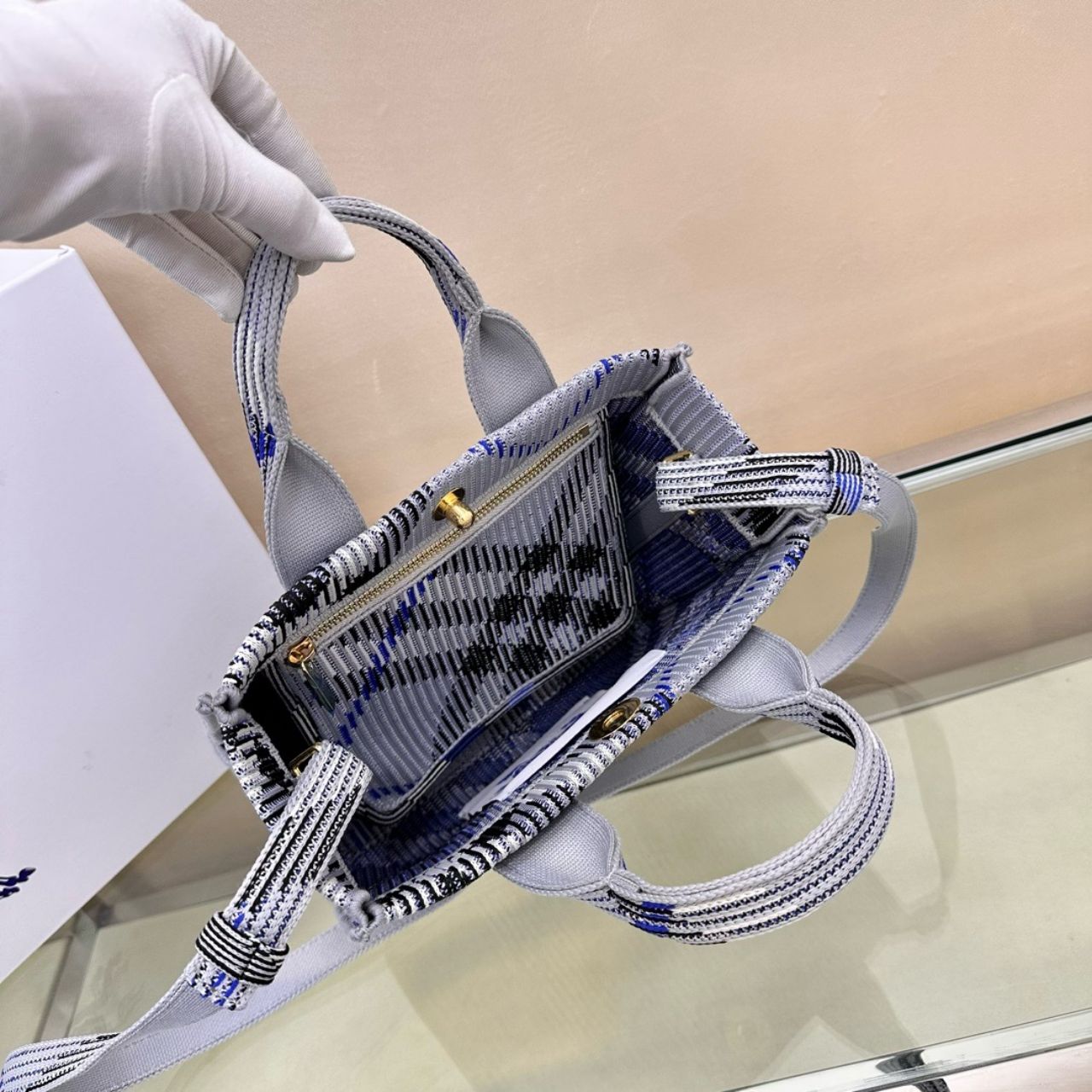 버버리 미니 체크 니트 토트백