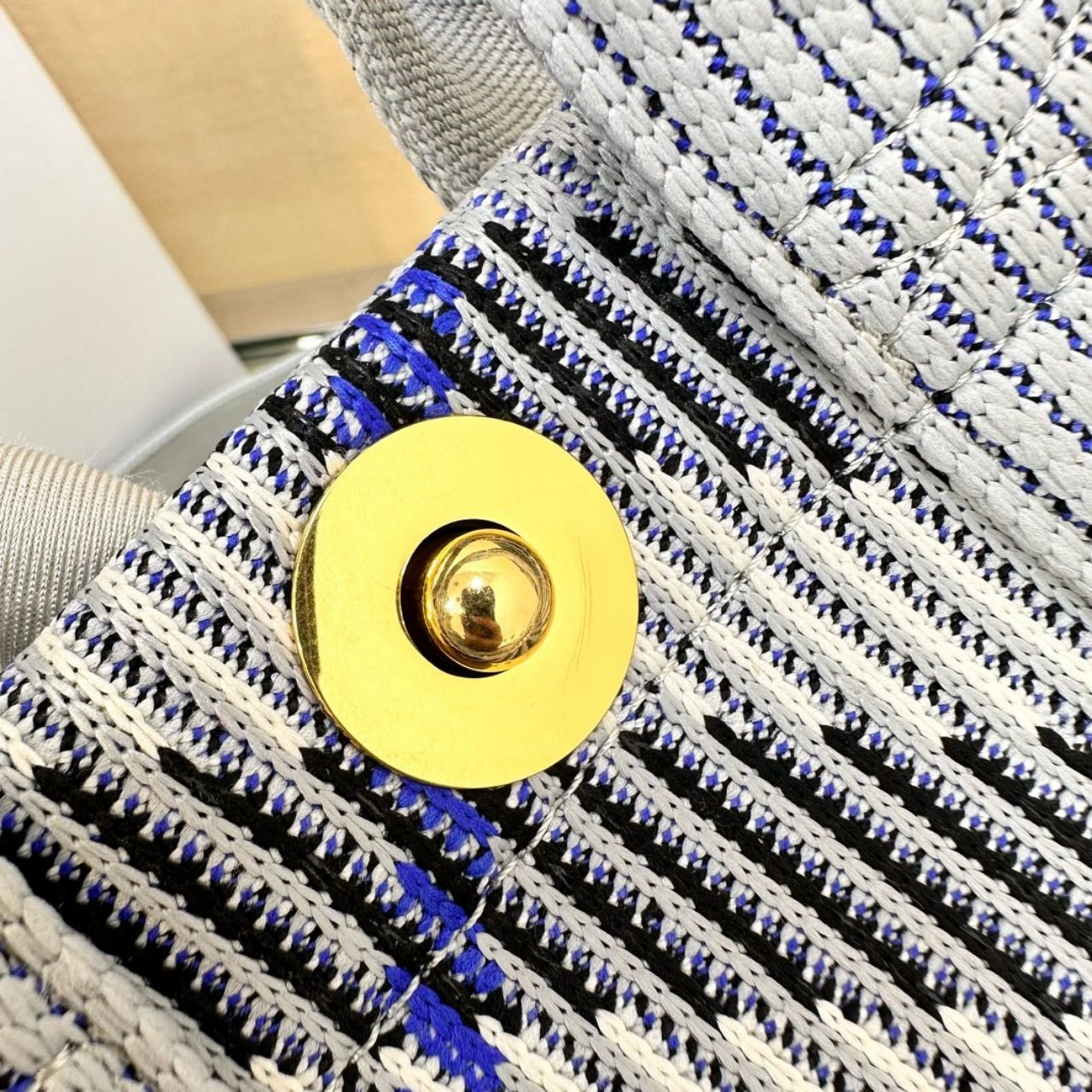 버버리 미니 체크 니트 토트백