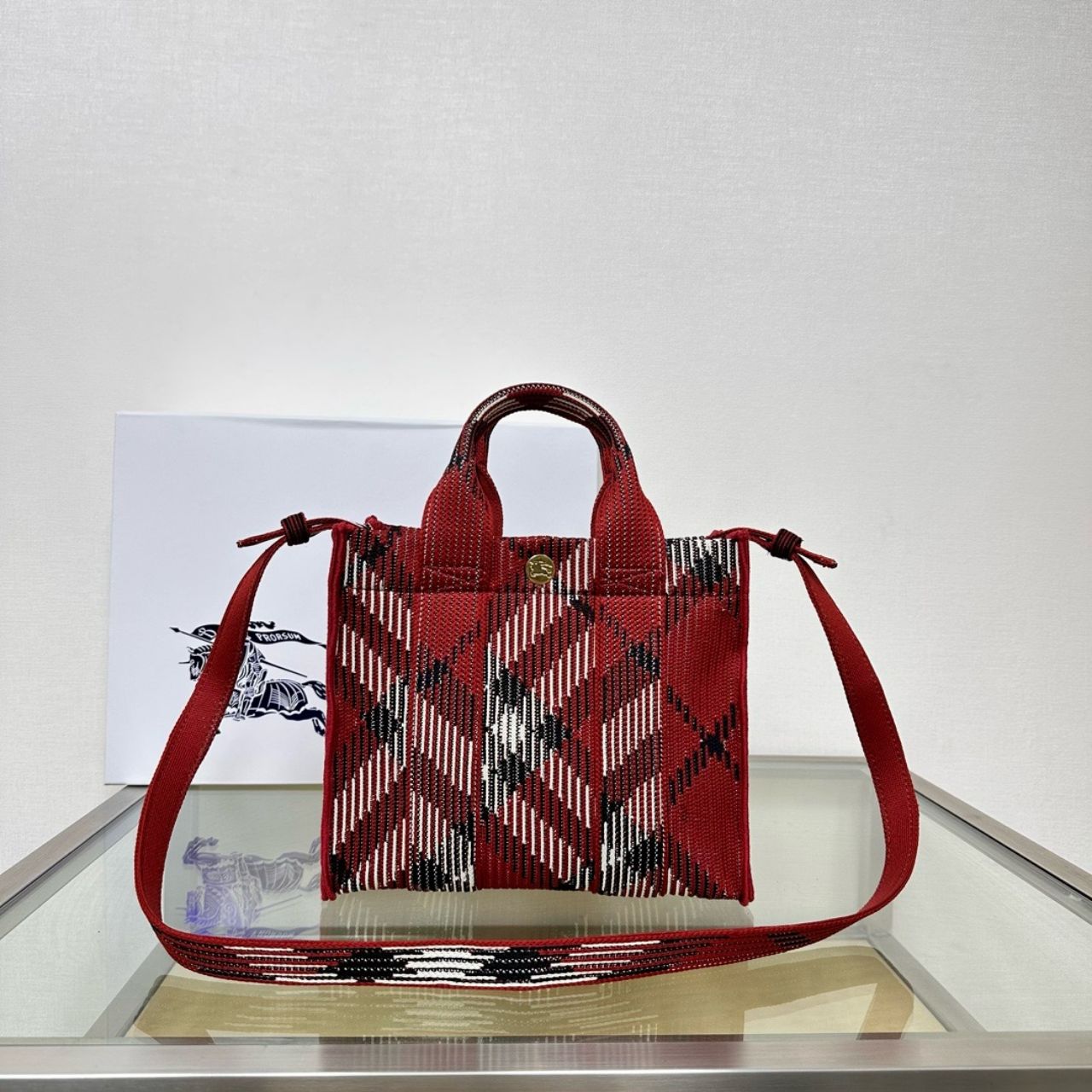 버버리 미니 체크 니트 토트백