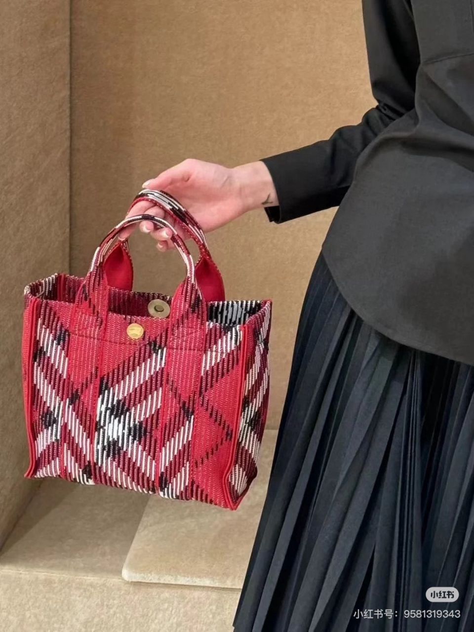 버버리 미니 체크 니트 토트백