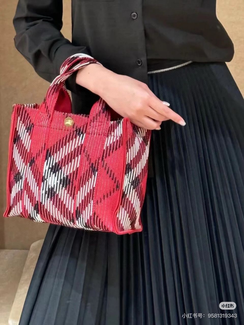 버버리 미니 체크 니트 토트백