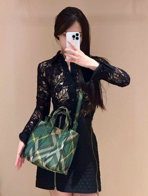 버버리 미니 체크 니트 토트백