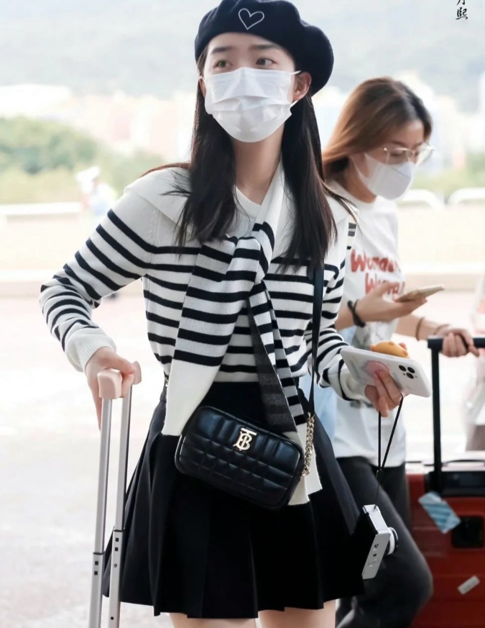 버버리 퀄팅 레더 미니 롤라 카메라백