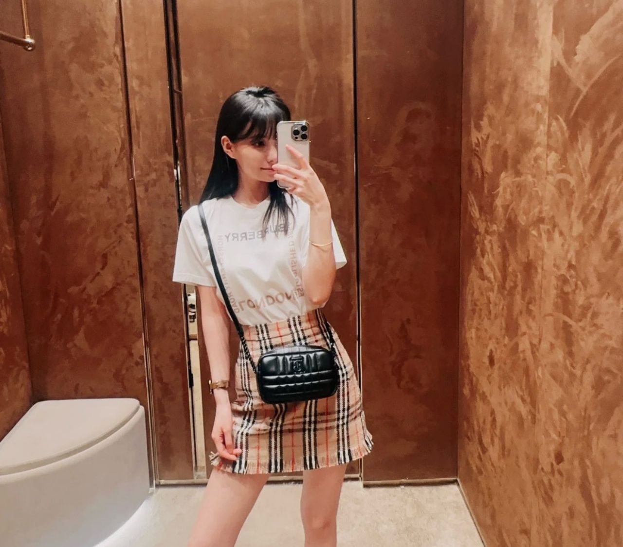 버버리 퀄팅 레더 미니 롤라 카메라백