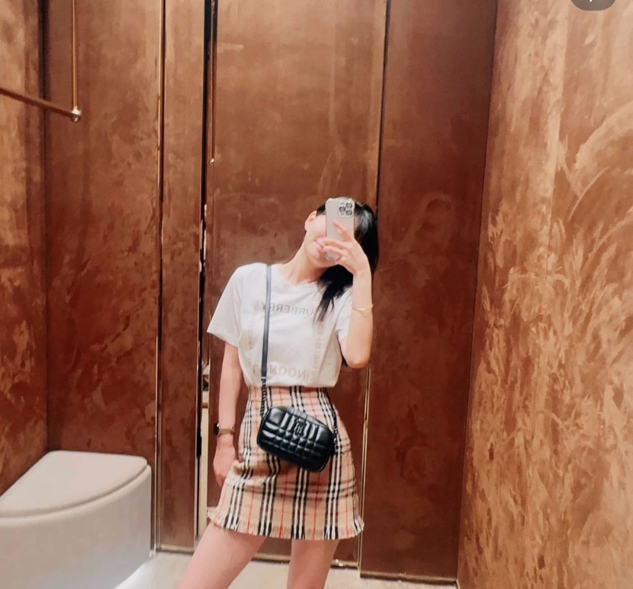 버버리 퀄팅 레더 미니 롤라 카메라백