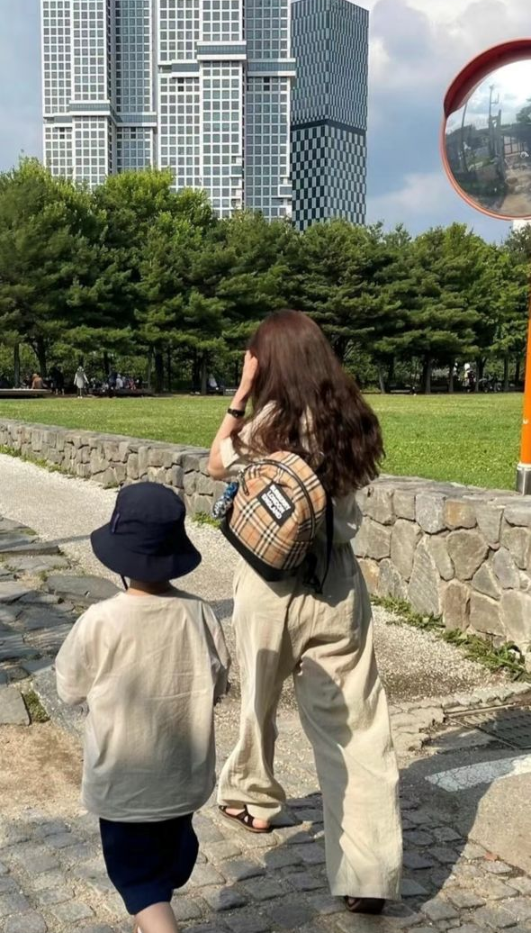 버버리 아플리케 빈티지 키즈 체크 백팩