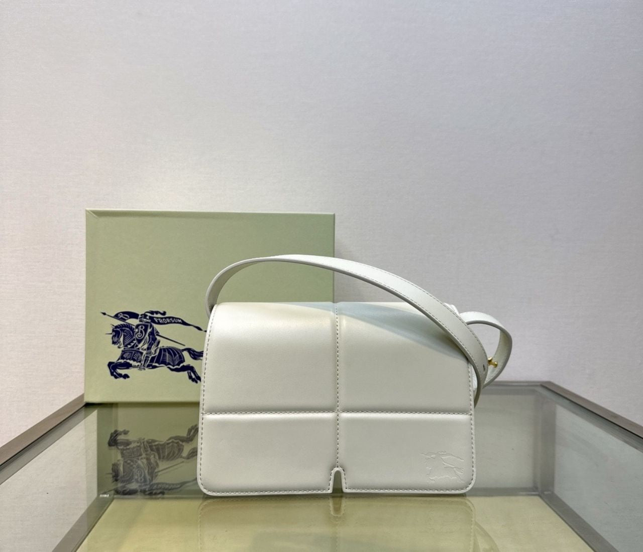 버버리 스닙백