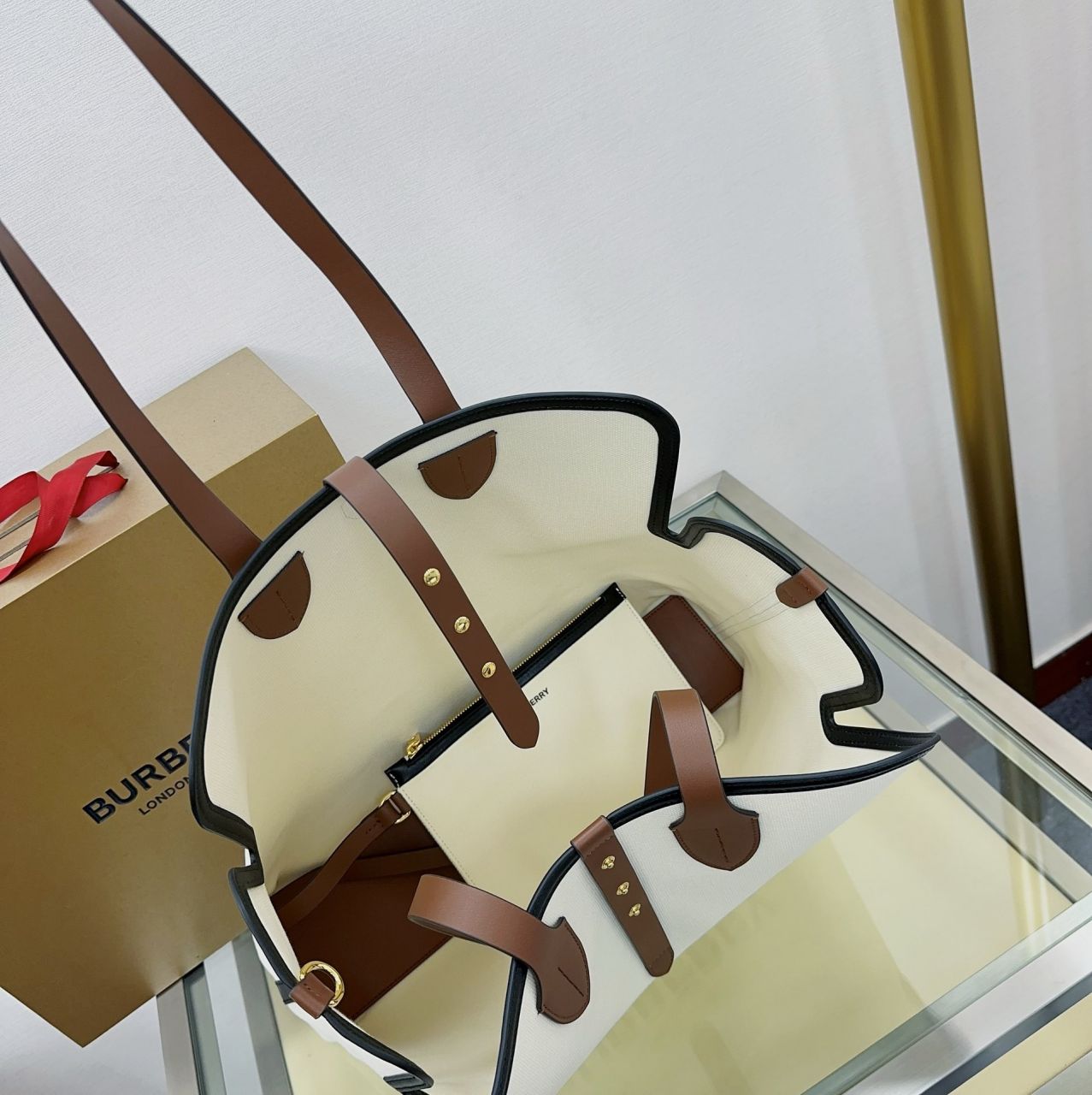 버버리 호스페리 미디엄 캔버스 쇼퍼백