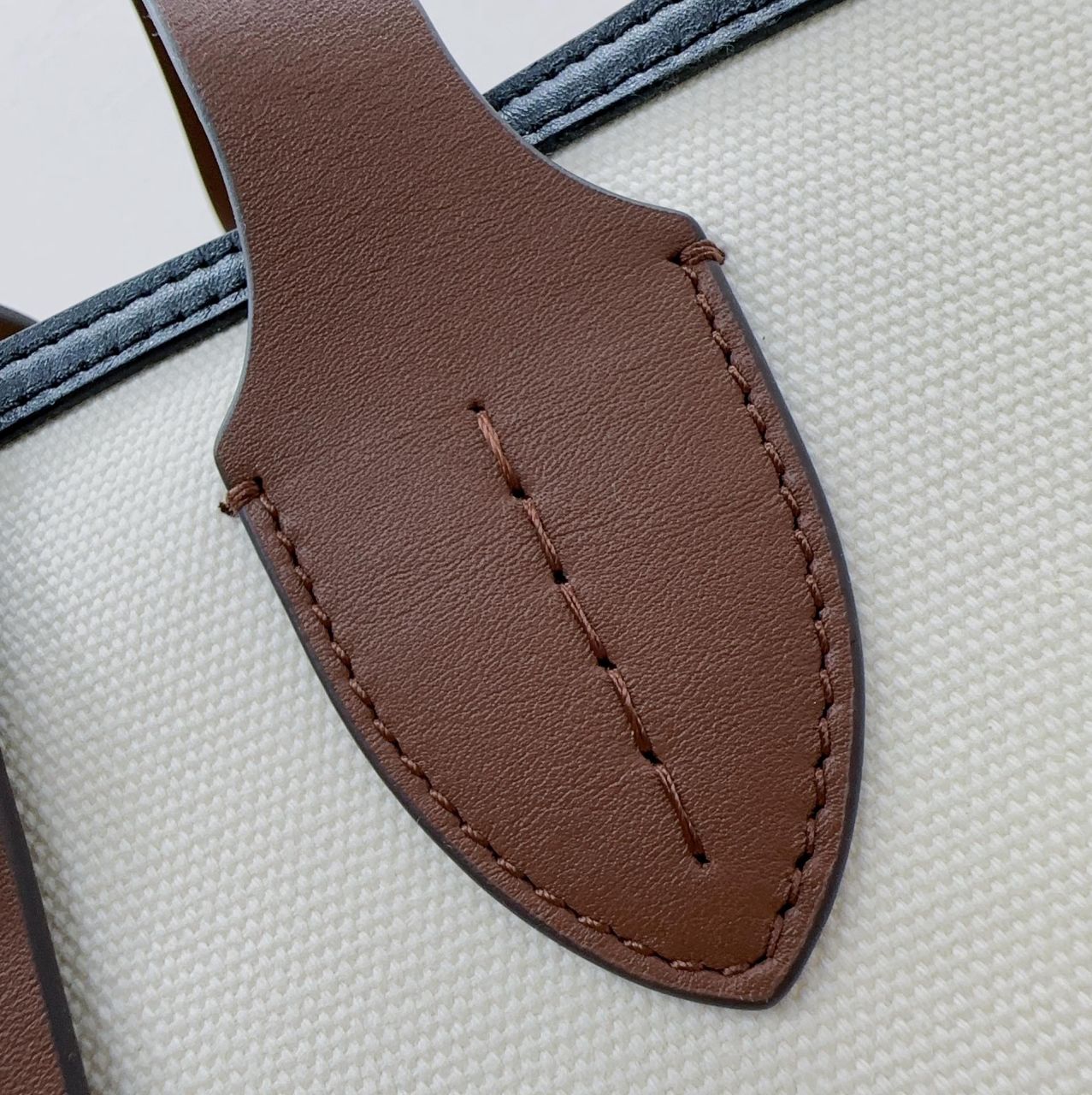 버버리 호스페리 스몰 캔버스 쇼퍼백