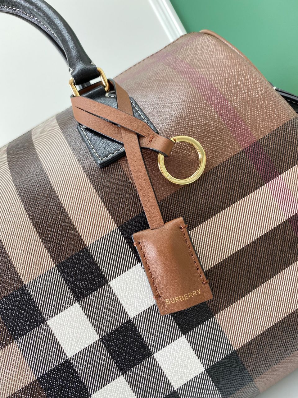 버버리 미디 움체크 볼링 백