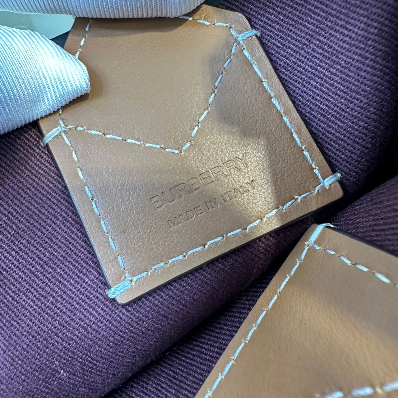 버버리 미니 런던 토트백