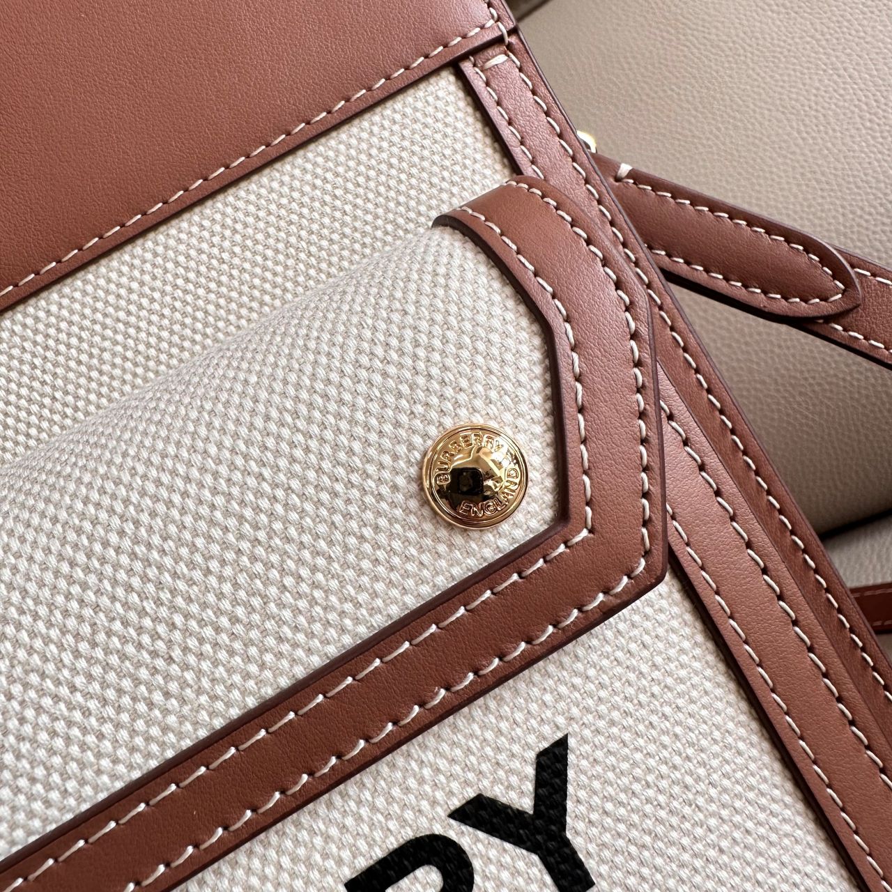 버버리 미니 포켓 토트백