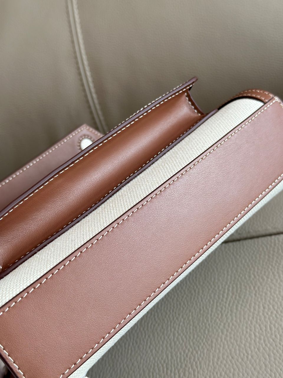 버버리 미니 포켓 토트백