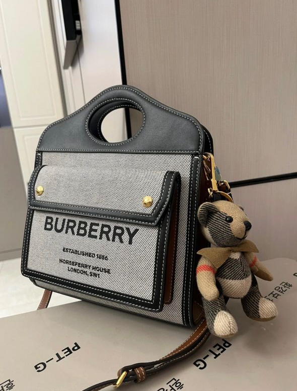 버버리 미니 포켓 토트백