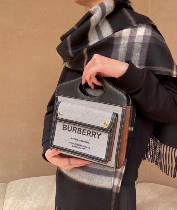 버버리 미니 포켓 토트백