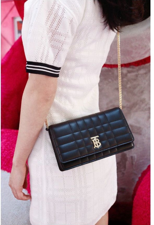 버버리 룰라 클러치백