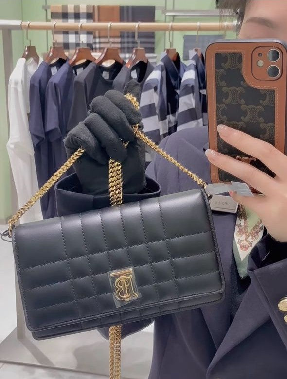 버버리 룰라 클러치백