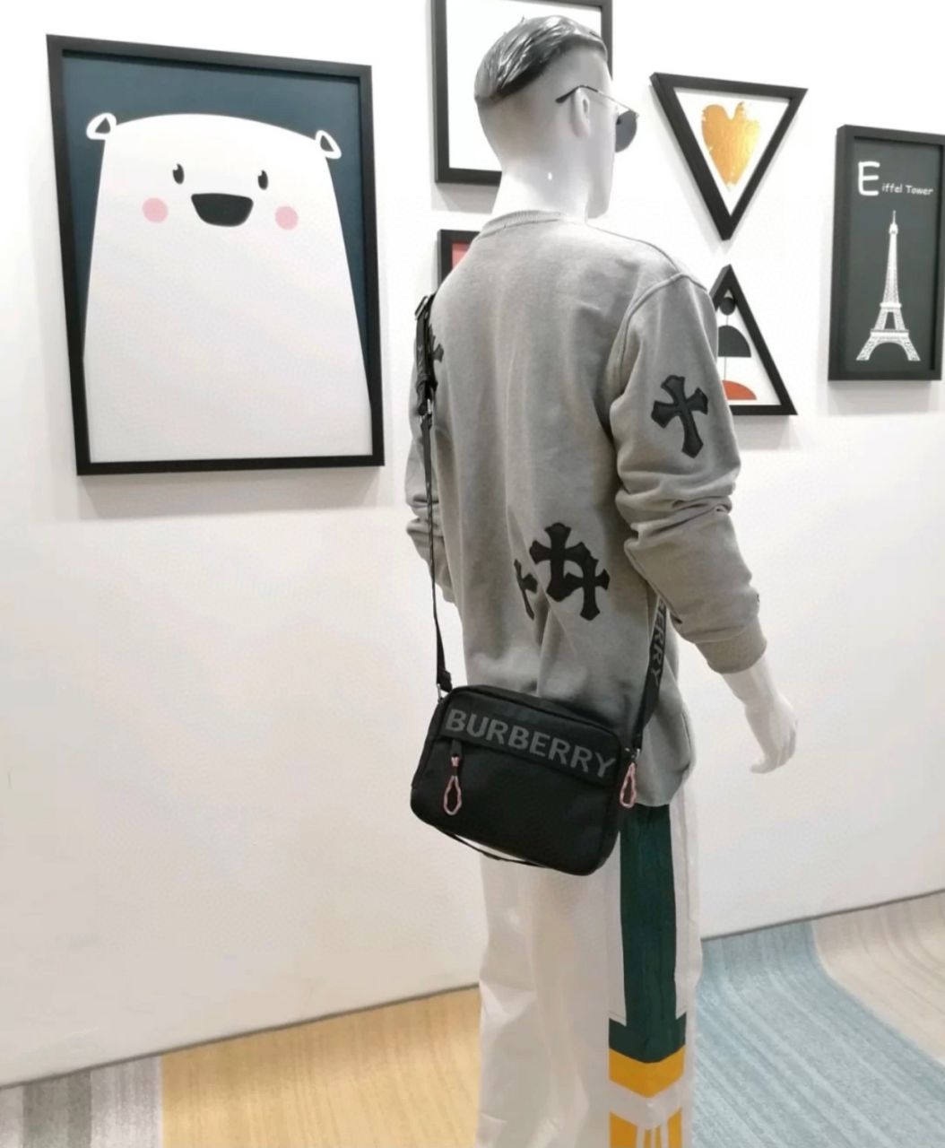 버버리 로고 디테일 크로스바디백