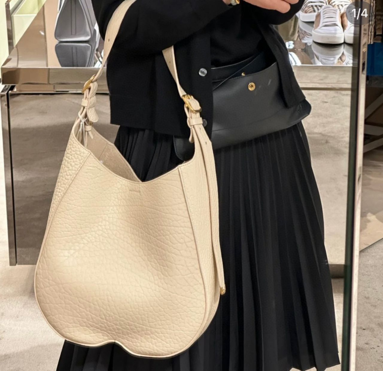 버버리 체스 가죽 미디엄 숄더백