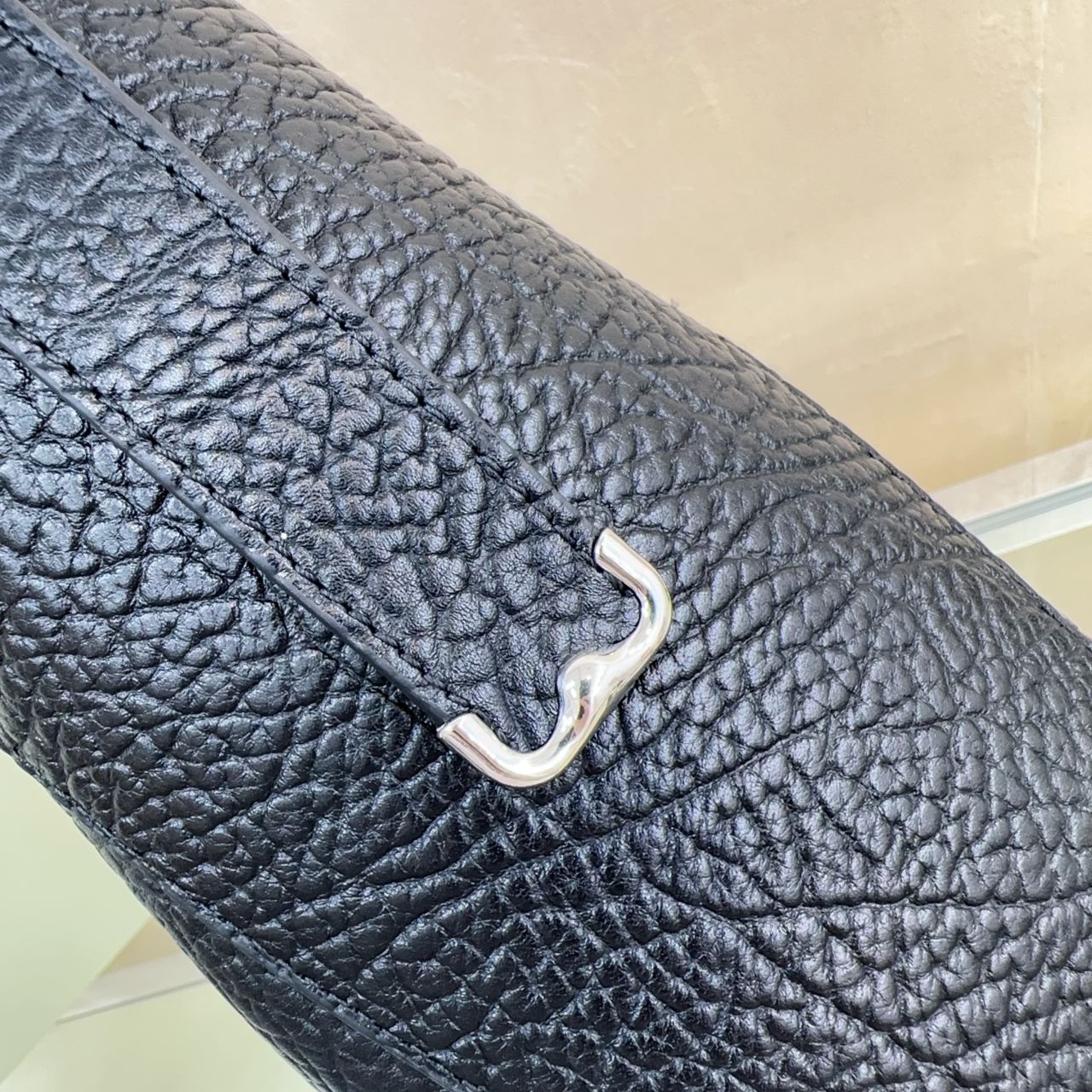 버버리 체스 가죽 미디엄 숄더백