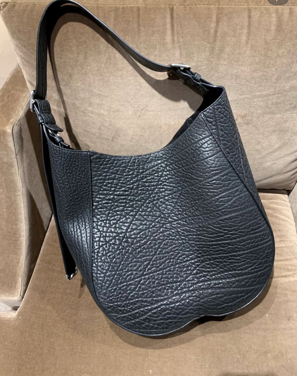 버버리 체스 가죽 미디엄 숄더백