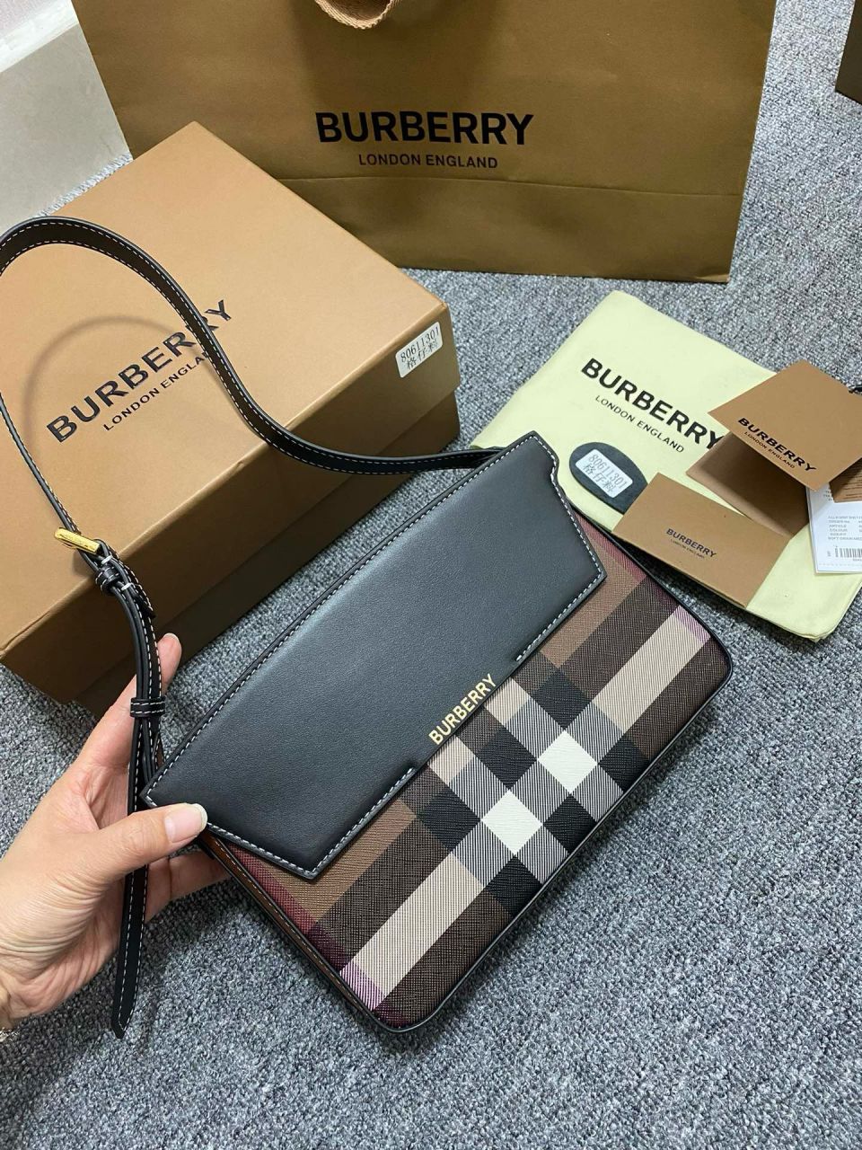 버버리 캐서린 레더 체크 숄더백
