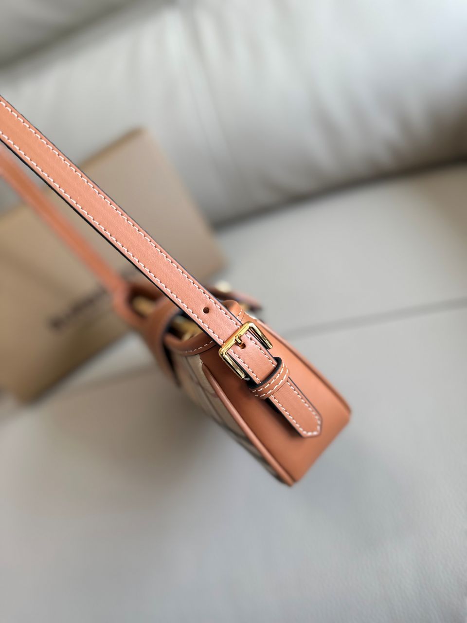 버버리 체크 슬링백