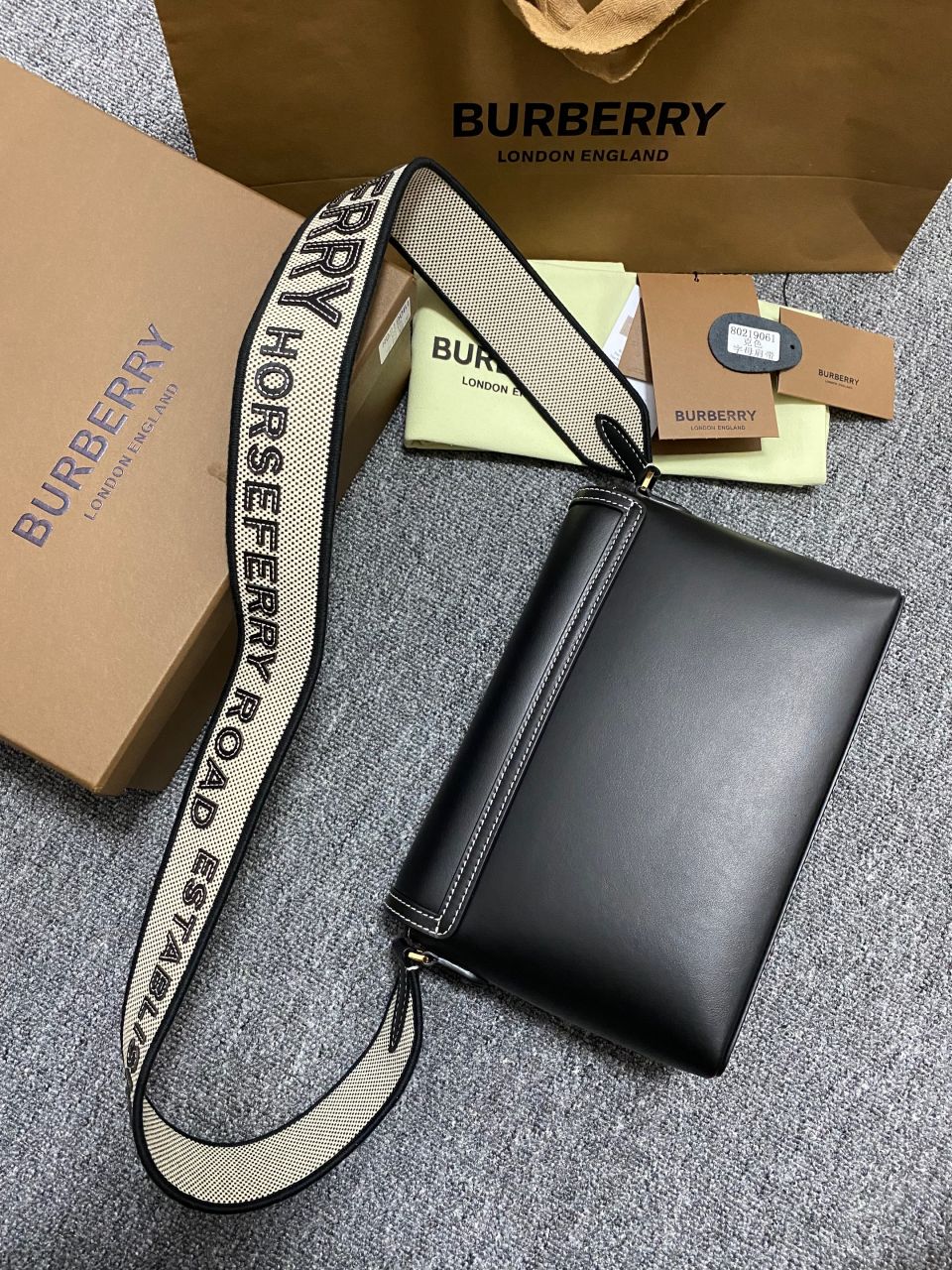 버버리 빈티지 노트 크로스백