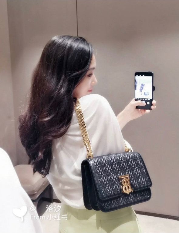 버버리 퀄팅 모노그램 램스킨 TB백