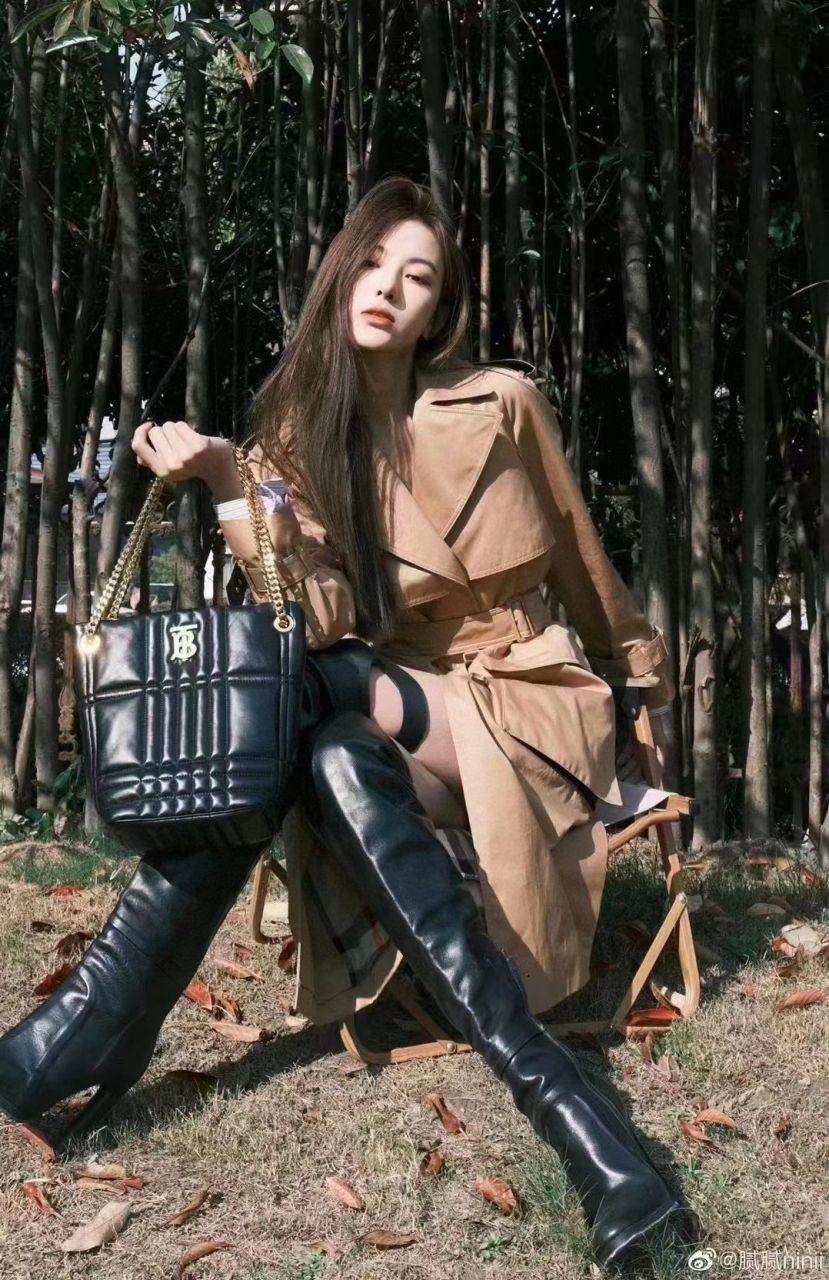 버버리 퀄팅 레더 롤라 스몰 TB 버킷백