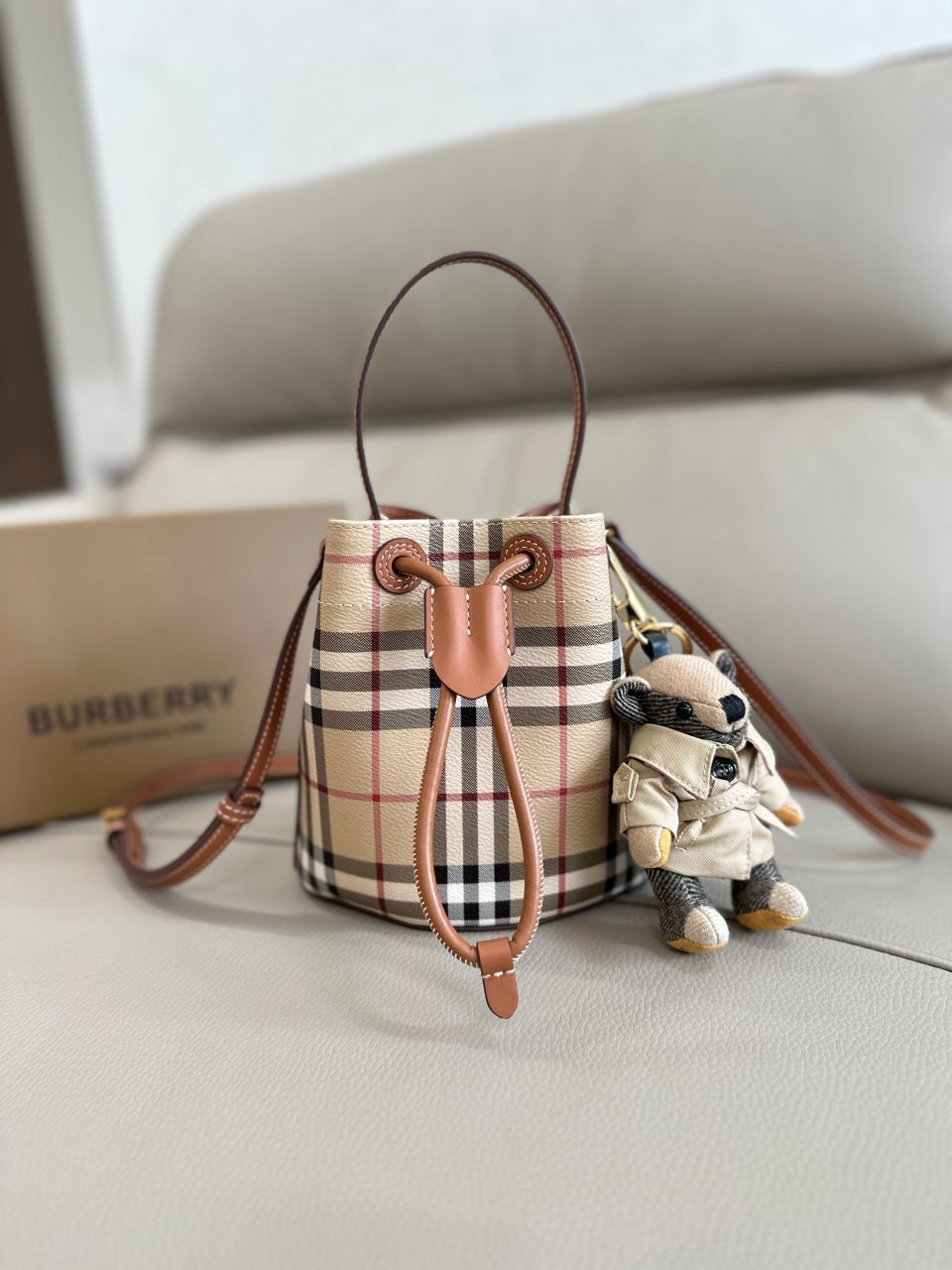 버버리 미니 체크 버킷백